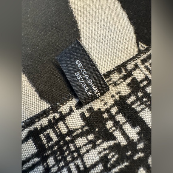 CHANEL SCARF cashmere silk blend large size wrap shawl black & white/cream - Picture 5 of 7